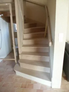 Escalier intérieur en bois sur mesure réalisé par Pasquereau