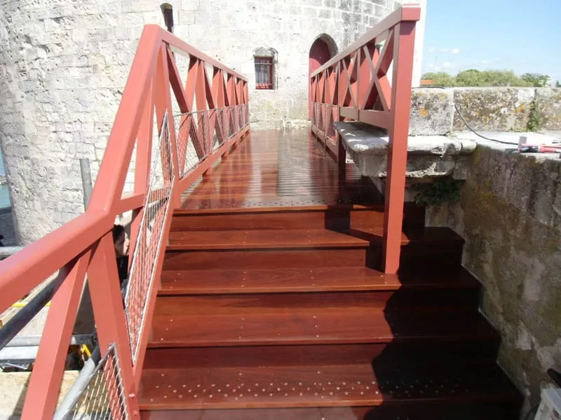 Passerelle bois patrimoniale